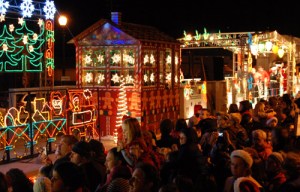 Caltrain-Holiday-Train-2009-The-train-500px